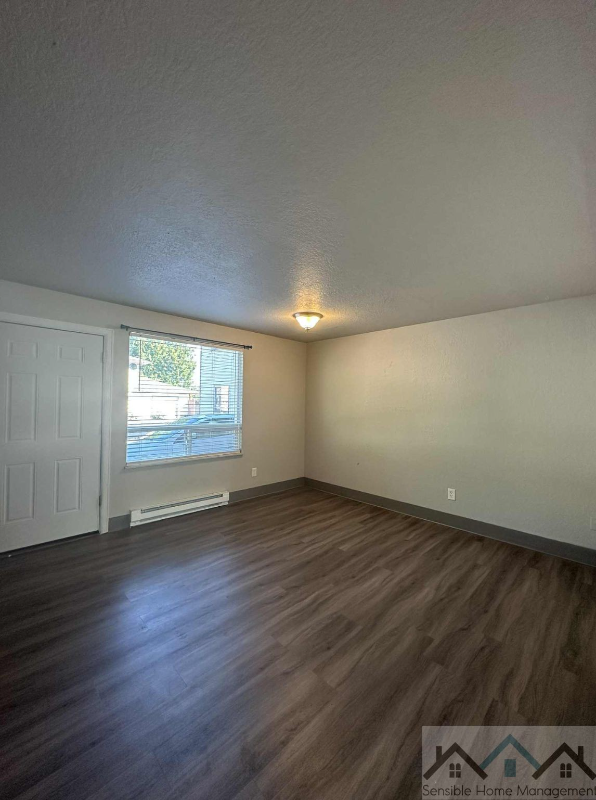 523 4th Avenue South #4 - Photo 5 of 14