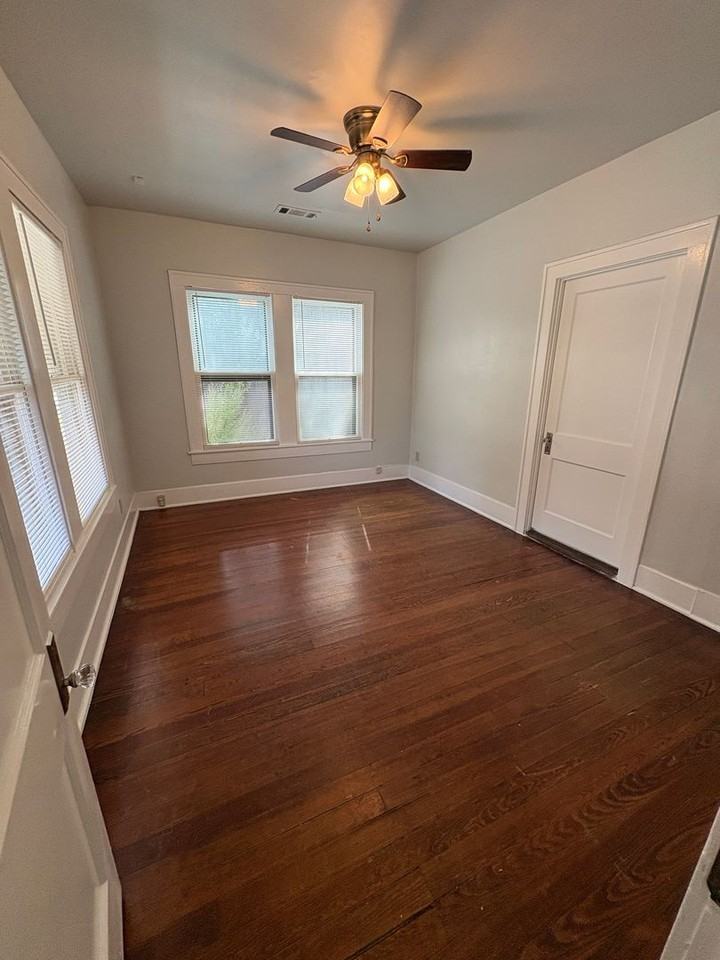 915 West 29th Street - Photo 3 of 17