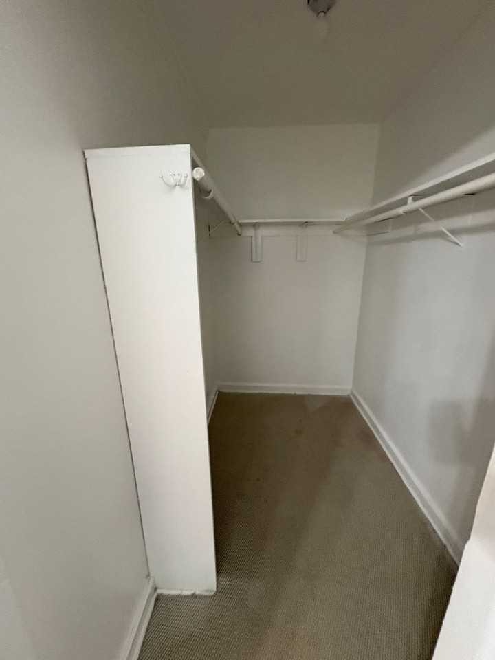 915 West 29th Street - Photo 6 of 17