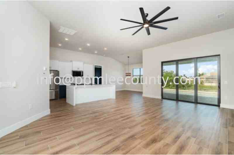2315 Nw 43rd Ave - Photo 2 of 13