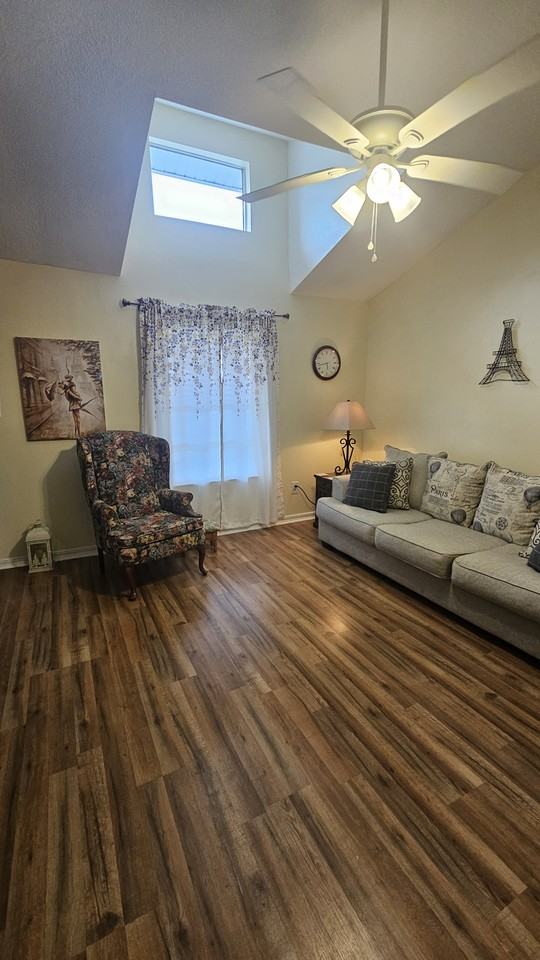2513 Pasadena Ave #303 - Photo 2 of 11