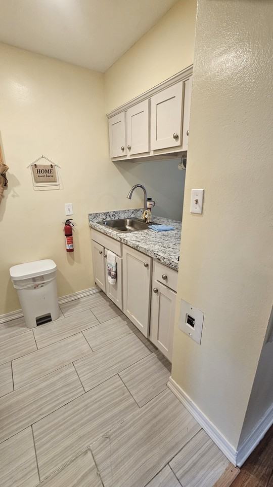 2513 Pasadena Ave #303 - Photo 6 of 11