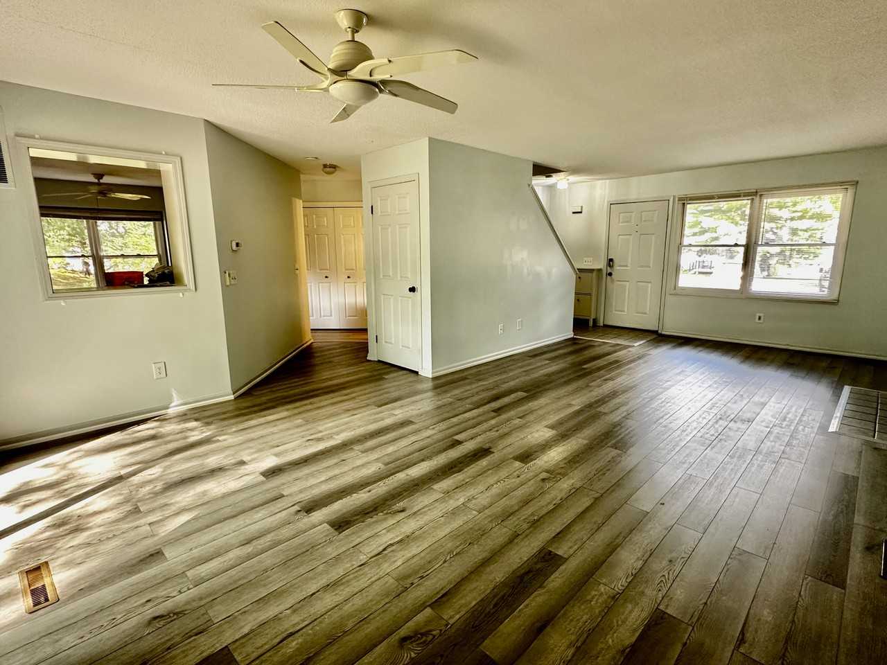 901 Briarwood Ct #901 - Photo 3 of 10
