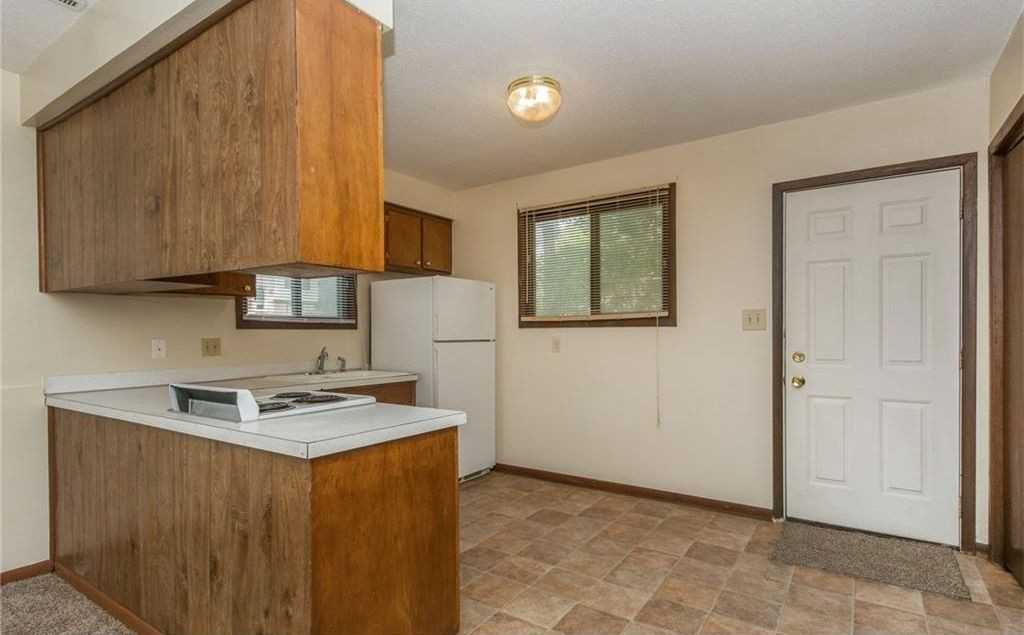 4421 S Union St #NA - Photo 2 of 6