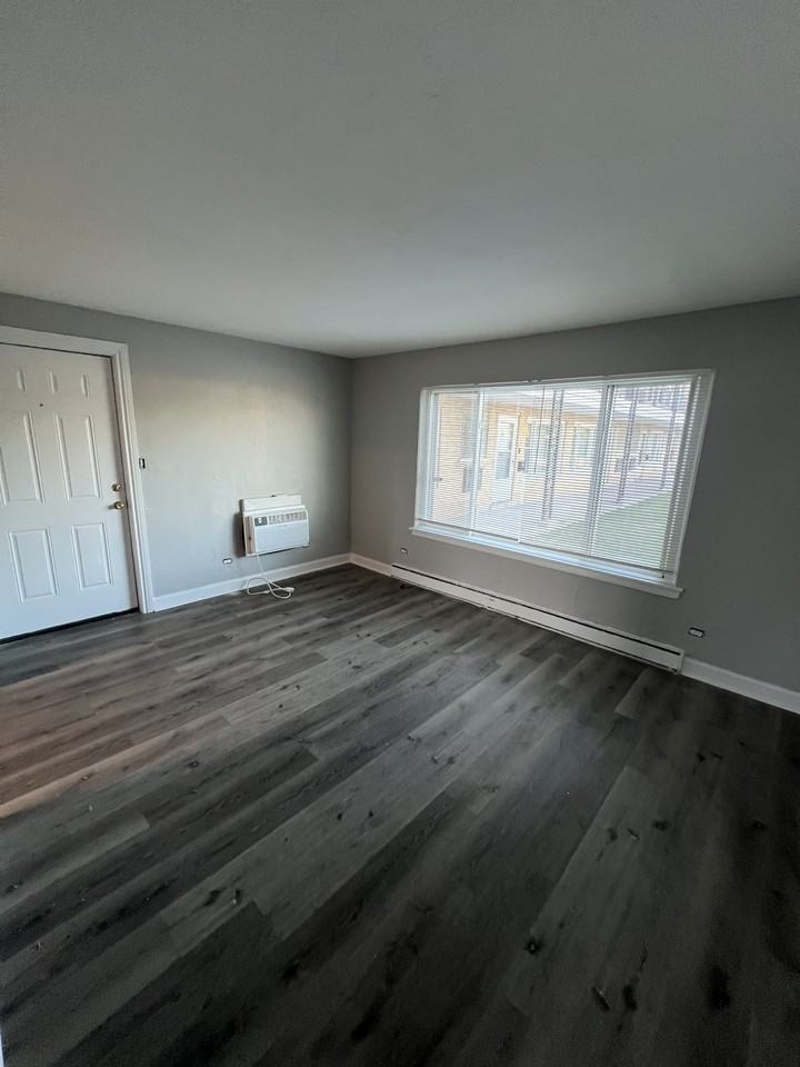 2113 119th St #6 - Photo 6 of 9