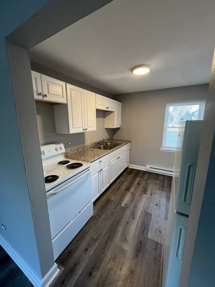 2113 119th St #6 - Photo 7 of 9
