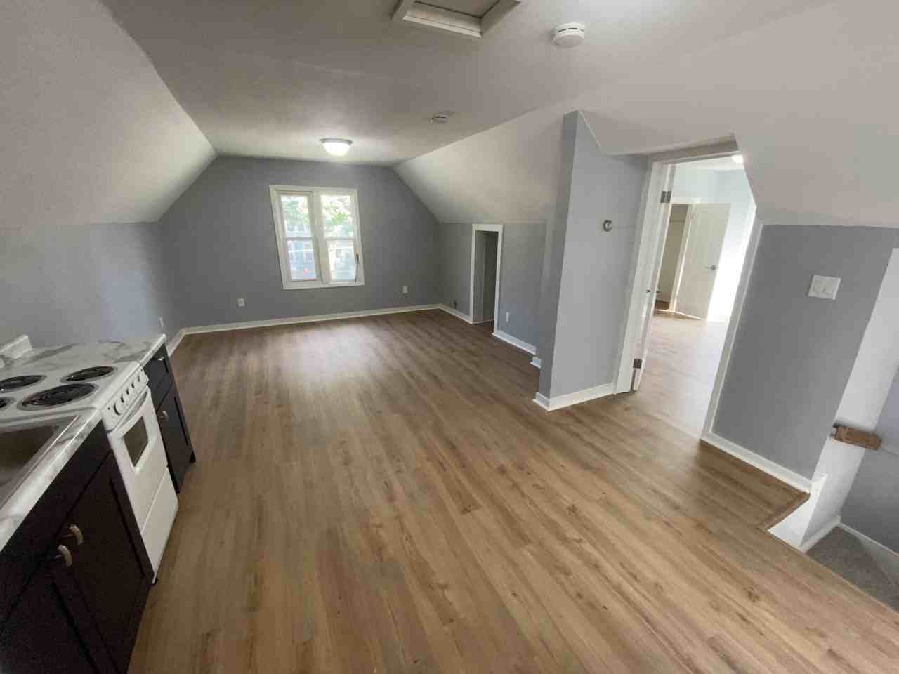 501 Clarence St #1-2 - Photo 3 of 6