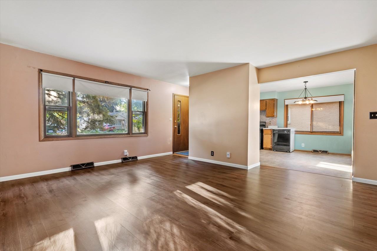 2773 S 58th St - Photo 2 of 18