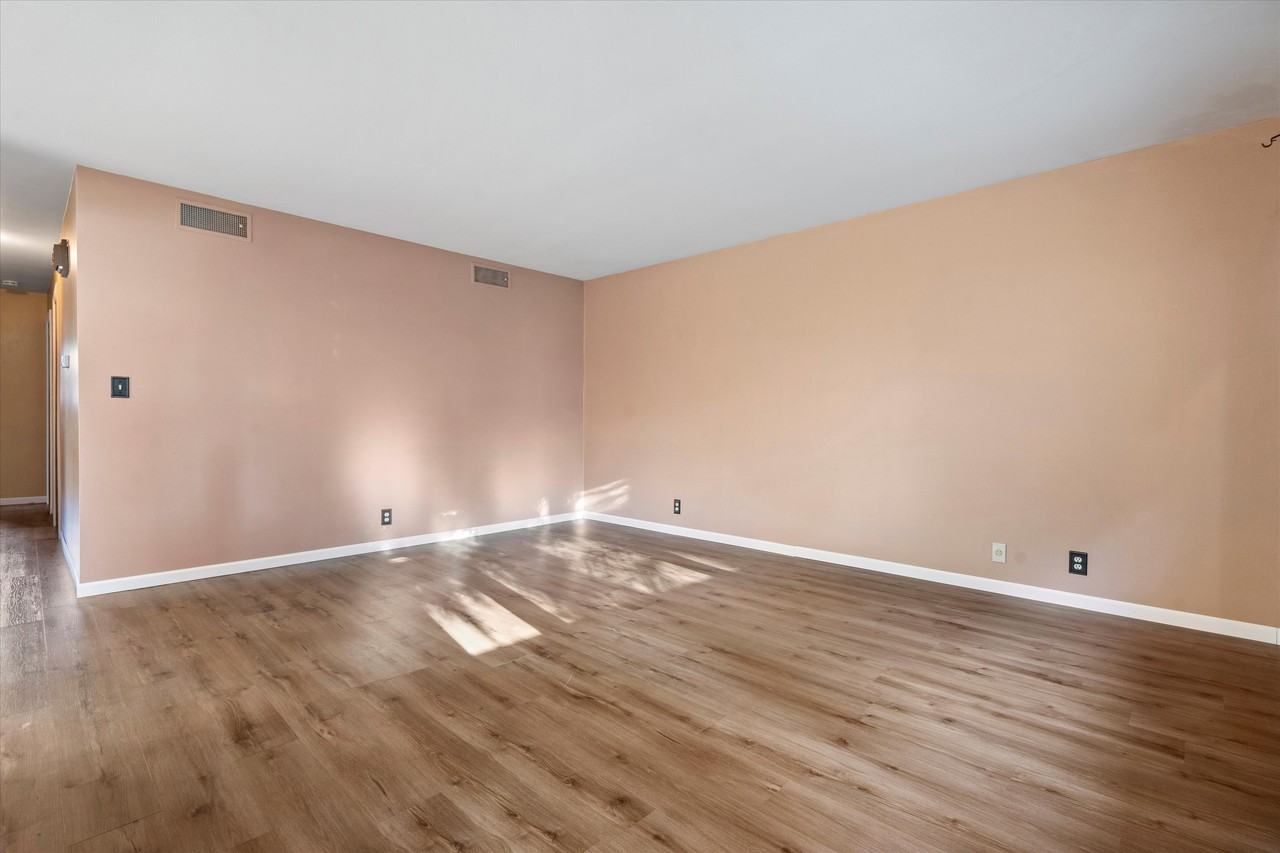 2773 S 58th St - Photo 3 of 18