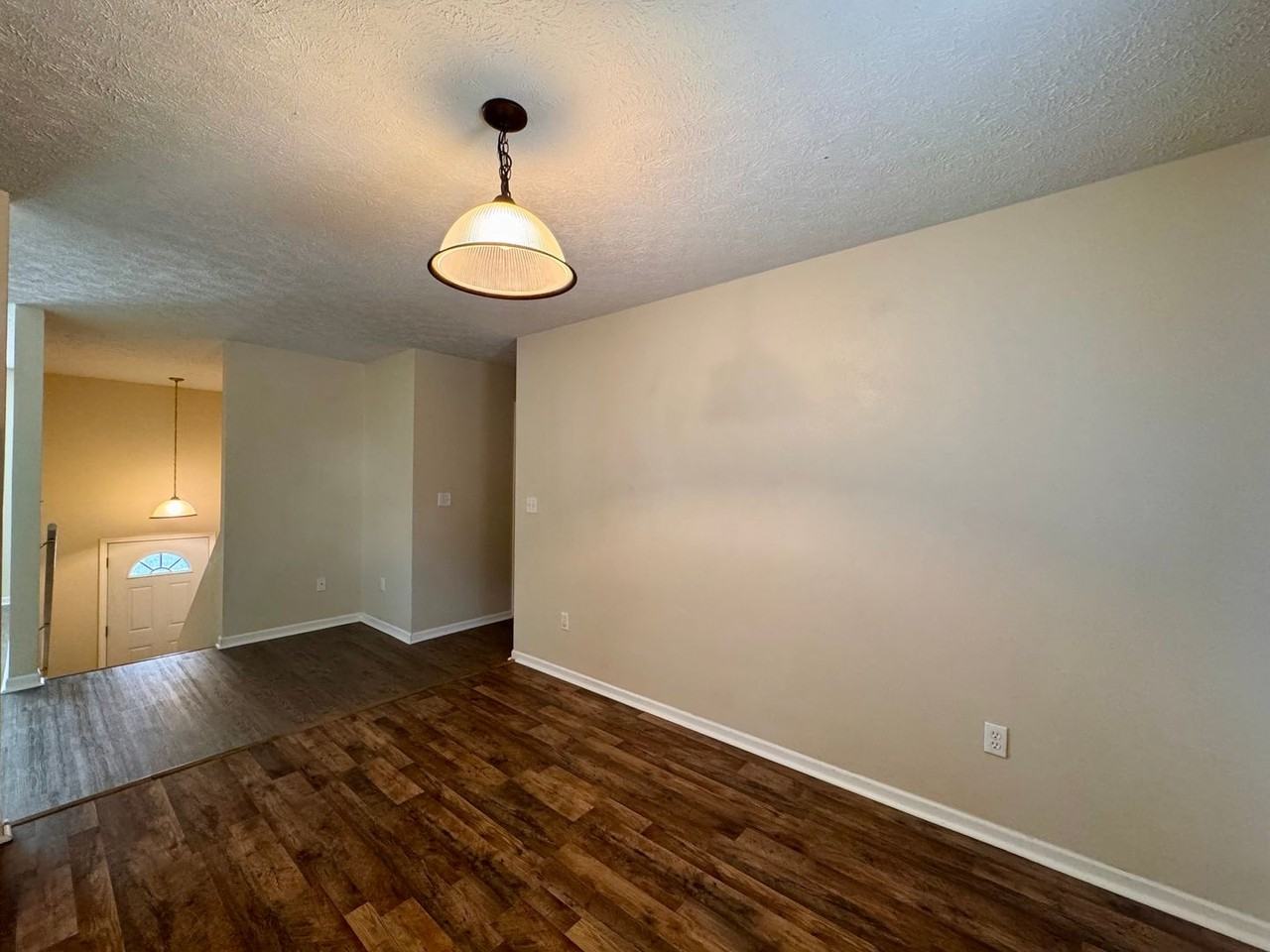 14209 Haywood Dr - Photo 4 of 18