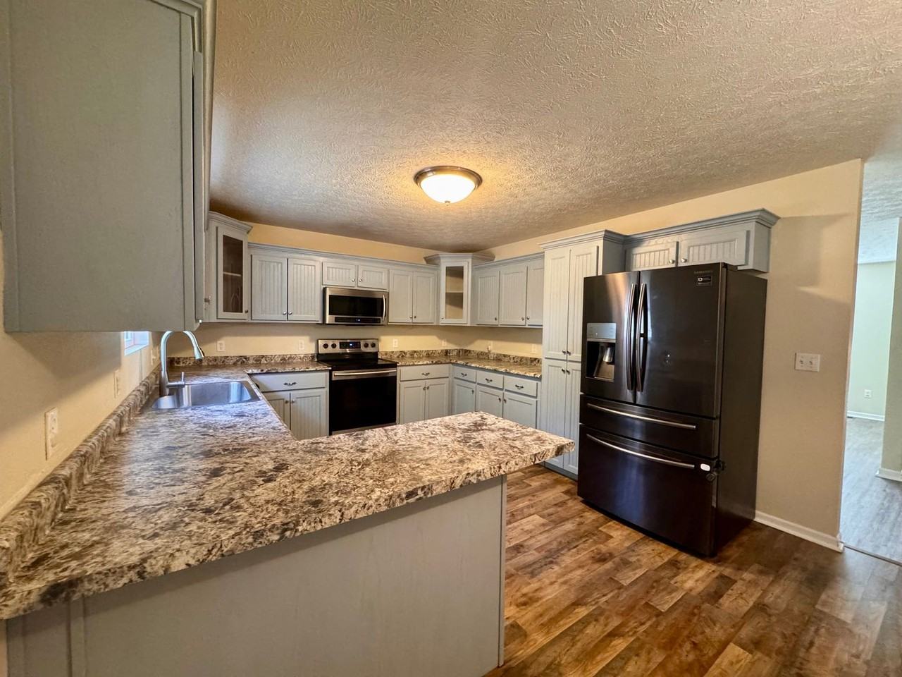 14209 Haywood Dr - Photo 5 of 18