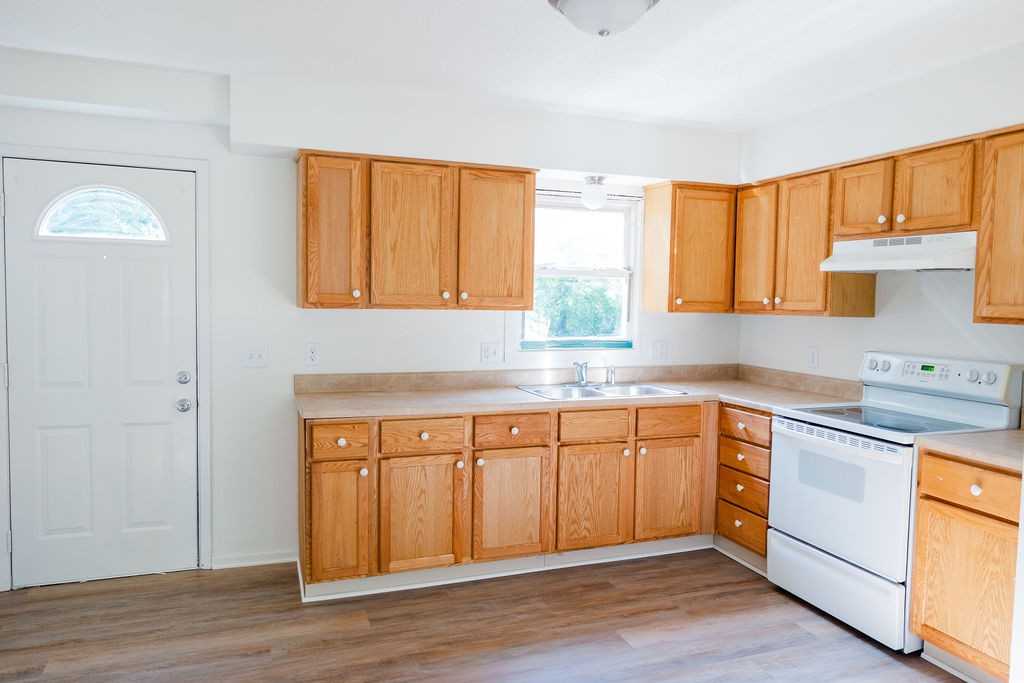 4446 Park Lawn Dr #NA - Photo 2 of 14