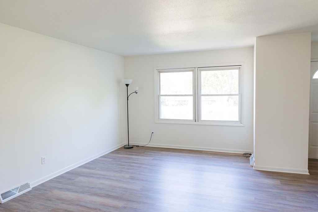 4446 Park Lawn Dr #NA - Photo 4 of 14