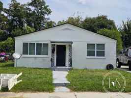 featured image of 918 Lynah St