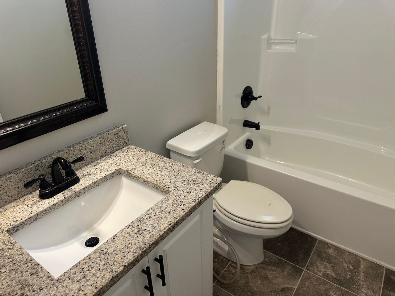 110 Chancellor Ct - Photo 2 of 11