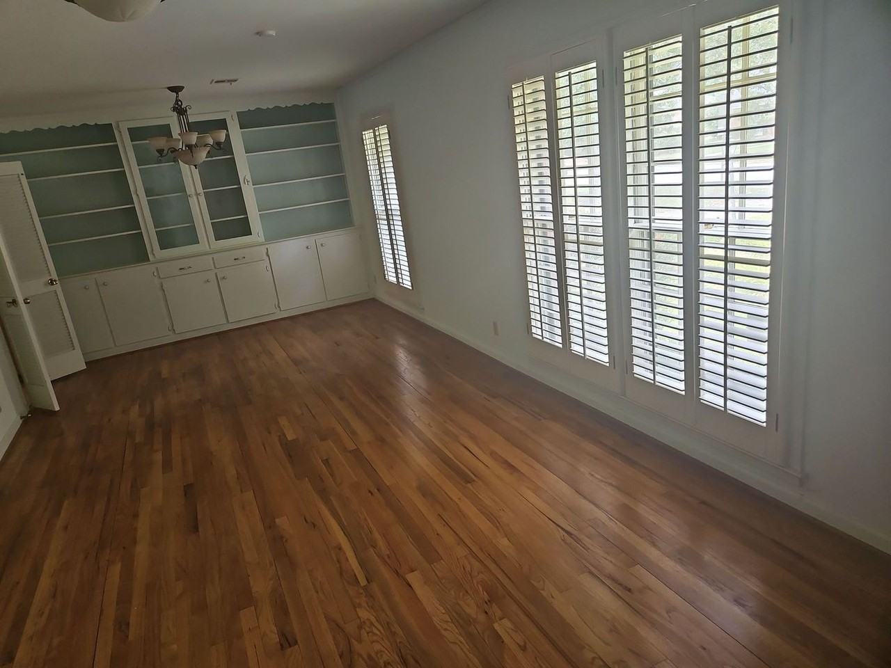 2924 Fernway Dr - Photo 3 of 5