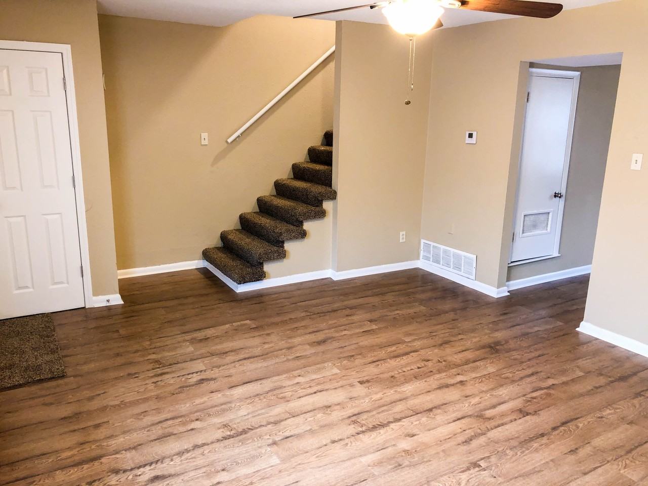 9405 Lew Circle #B - Photo 5 of 19