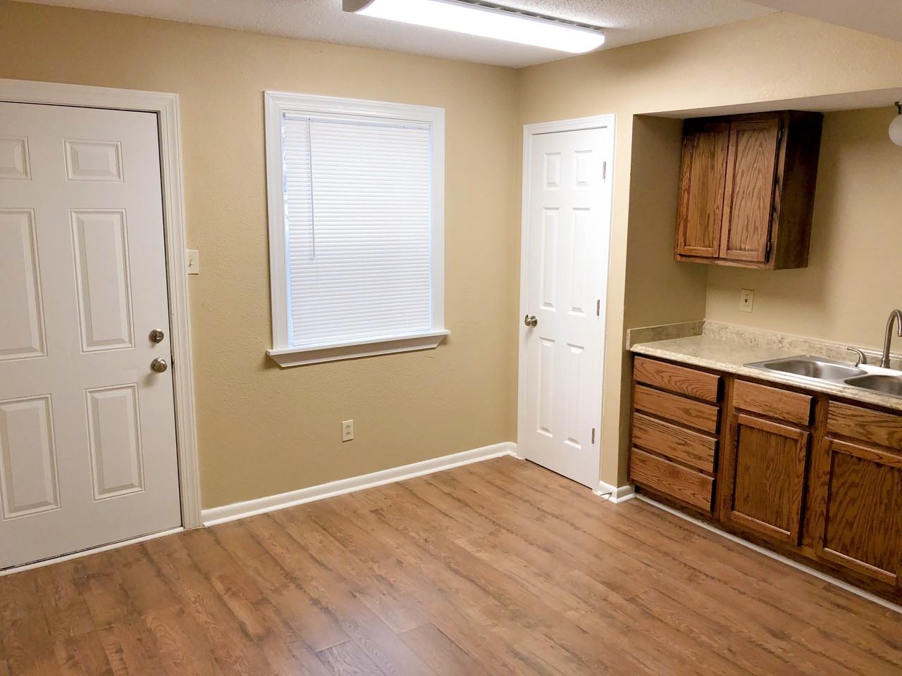 9405 Lew Circle #B - Photo 6 of 19