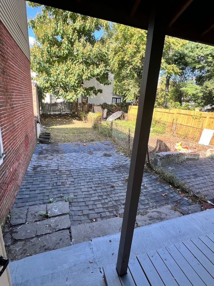 563 Lamberton Street - Photo 4 of 11