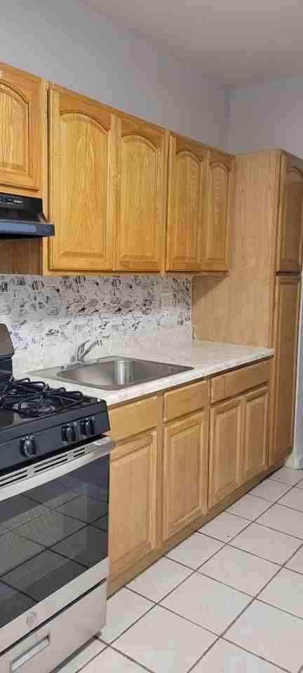 31-11 30th St - Photo 3 of 9