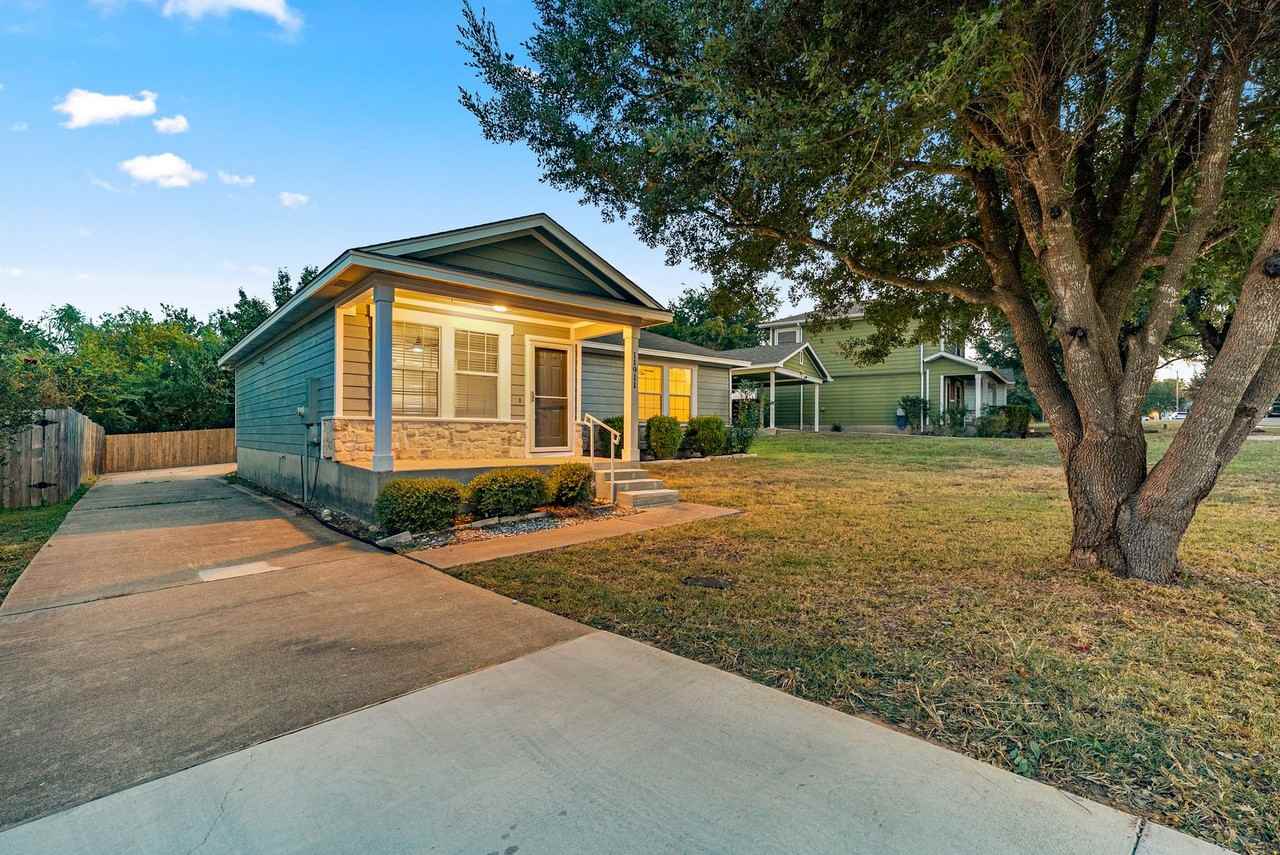 11911 Briarcreek Loop - Photo 4 of 16