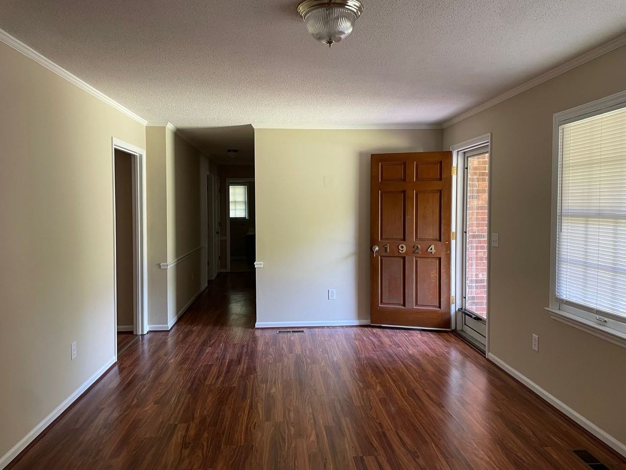 1924 Harvell St - Photo 2 of 29