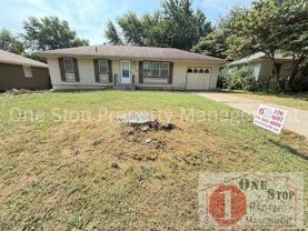 110 Sw Moore Ct - Photo 1 of 1