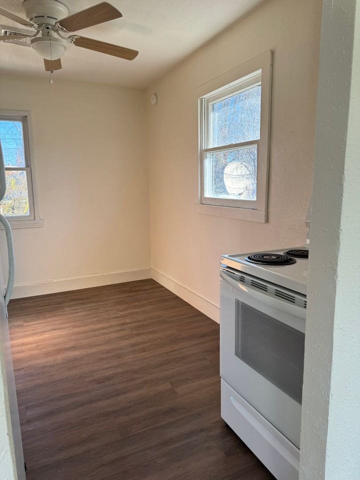 7 Stephendale Ct - Photo 5 of 9