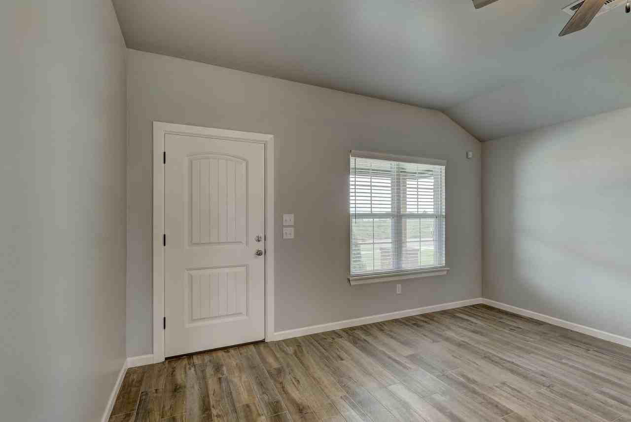 642 Juniper St - Photo 3 of 27