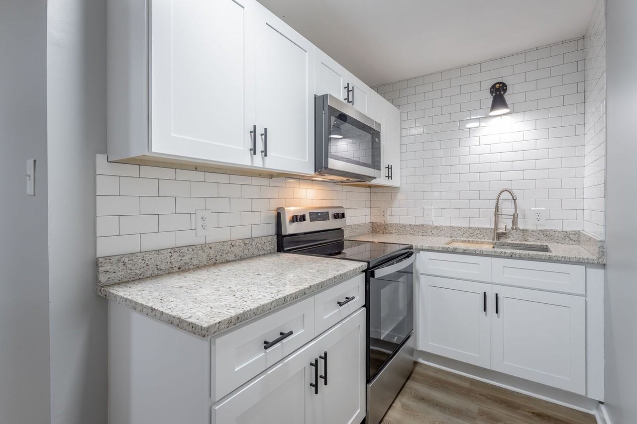 655 4th St Ne - Photo 5 of 34