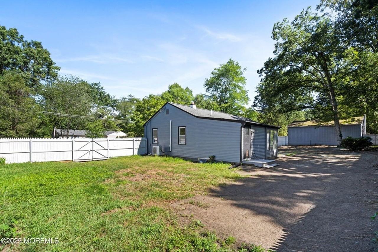 11 11 Malsbury Lane - Photo 3 of 17