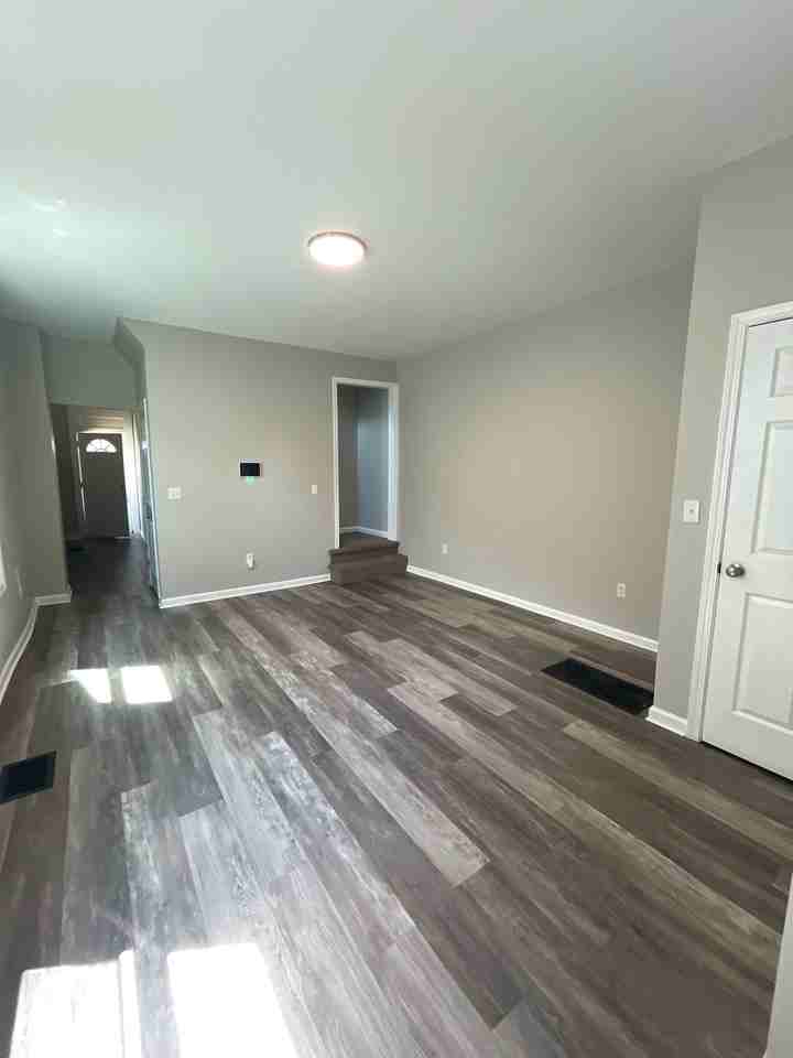 482 E. Markison Avenue - Photo 3 of 11