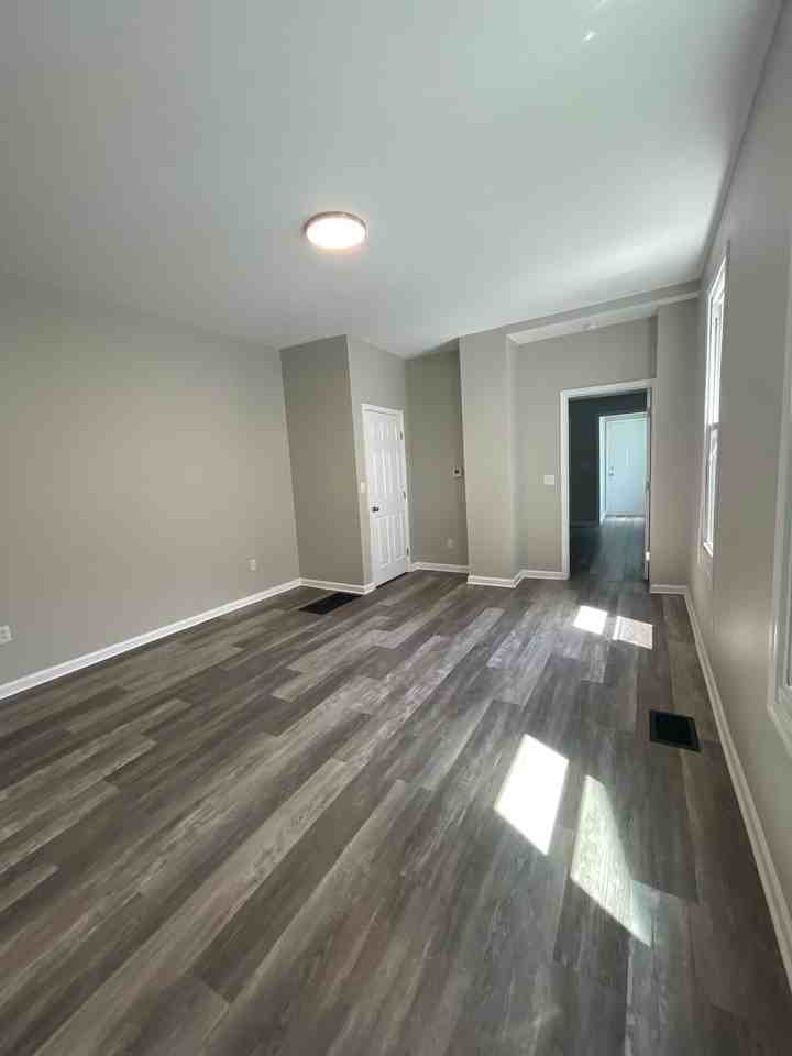 482 E. Markison Avenue - Photo 4 of 11