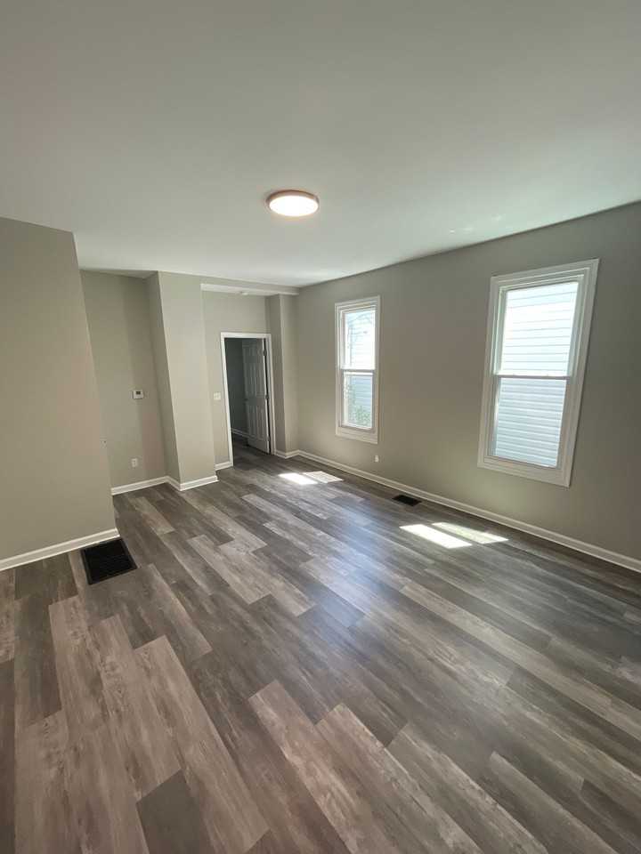 482 E. Markison Avenue - Photo 6 of 11