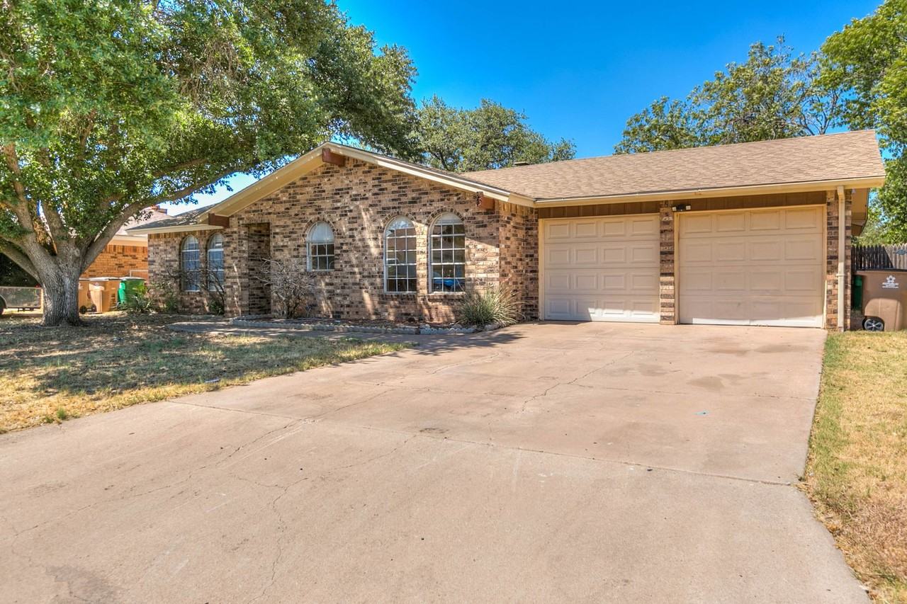 3846 Deerfield Rd - Photo 2 of 28