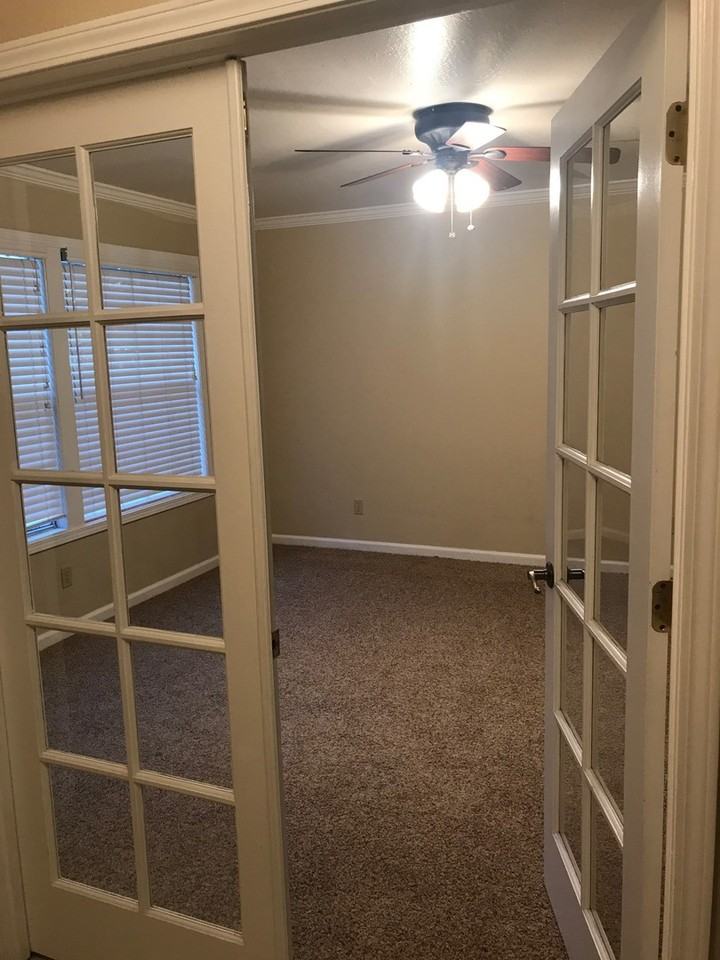 17 Shari Ln - Photo 2 of 11