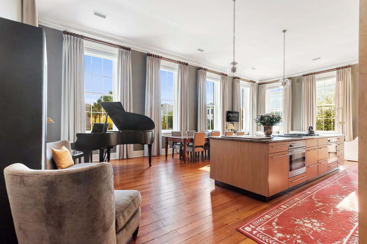 90 E Bay St - Photo 4 of 30