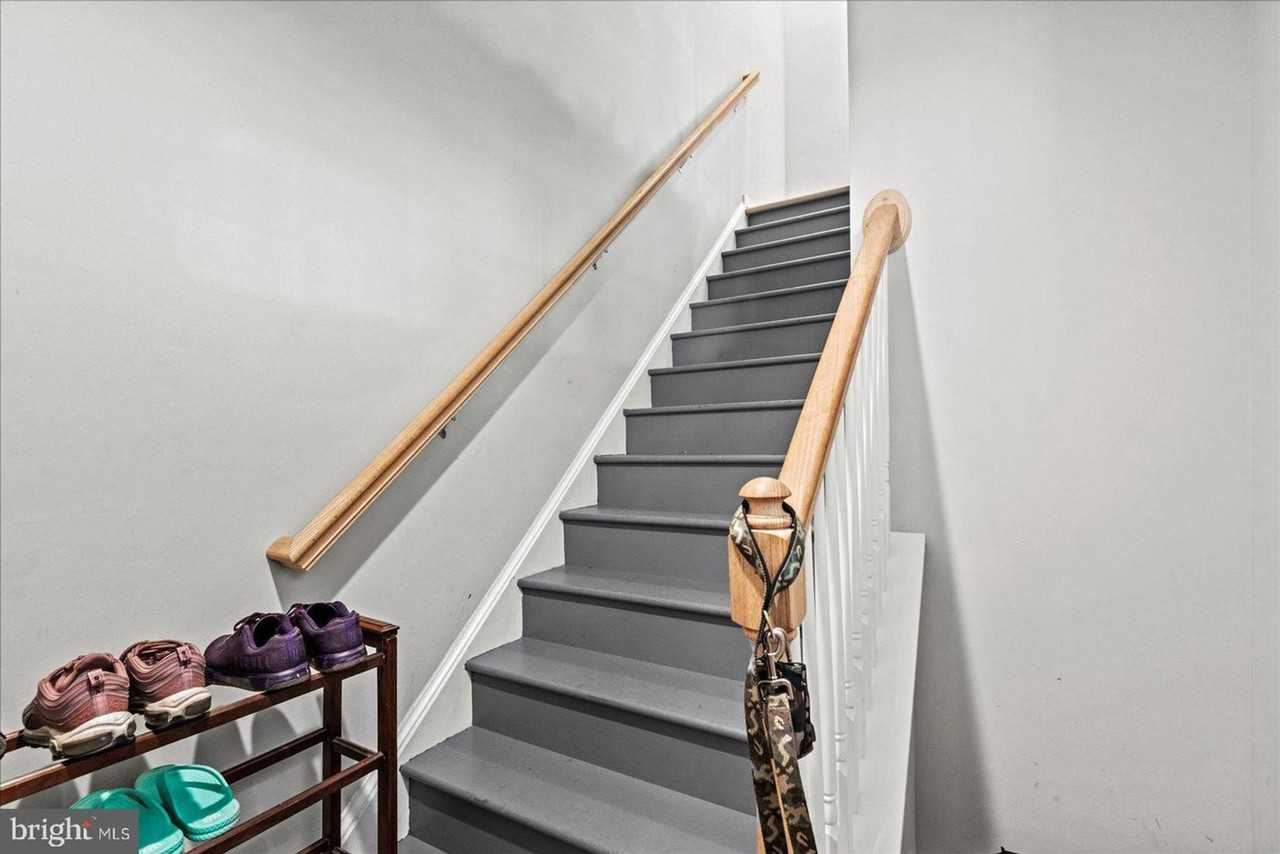 227 Wilder Ave - Photo 6 of 31