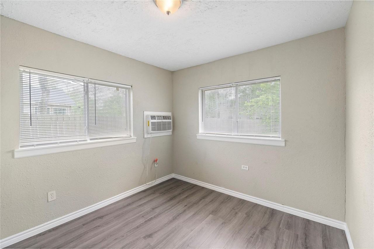 711 AVENUE A - Photo 4 of 8