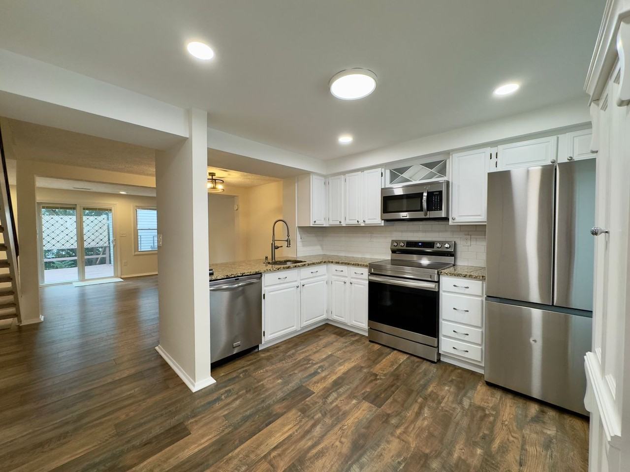 70 Stillwood Circle - Photo 4 of 22