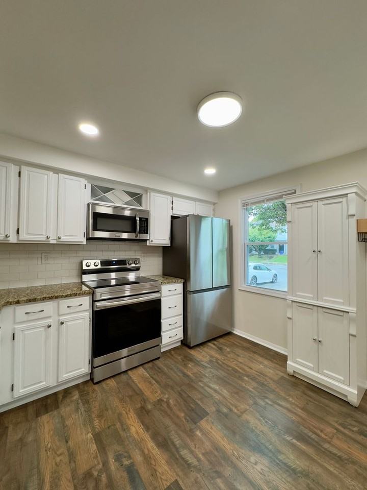 70 Stillwood Circle - Photo 5 of 22