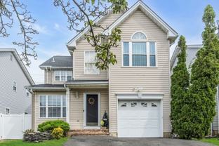 77 Scarlet Dr - Photo 1 of 1