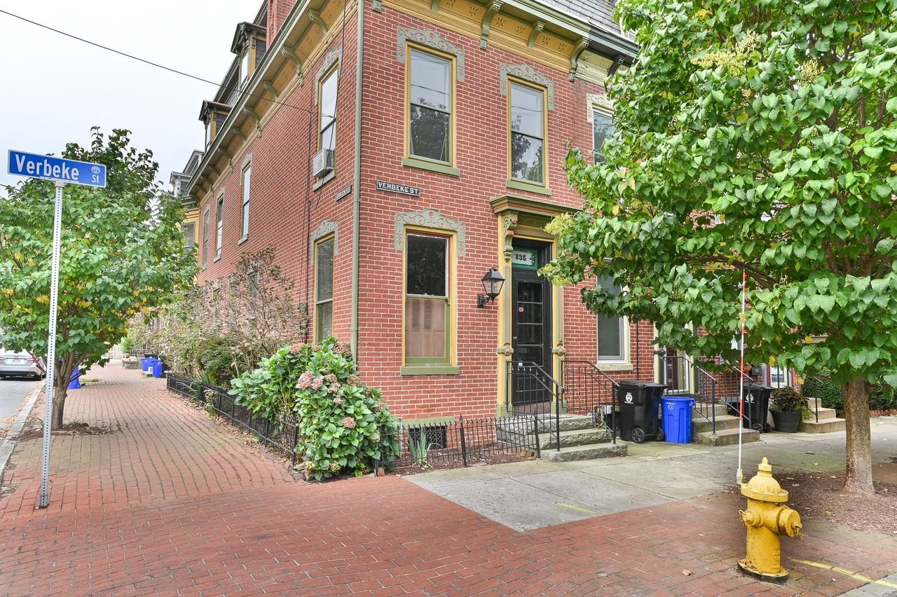 235 Verbeke Street - Photo 2 of 41