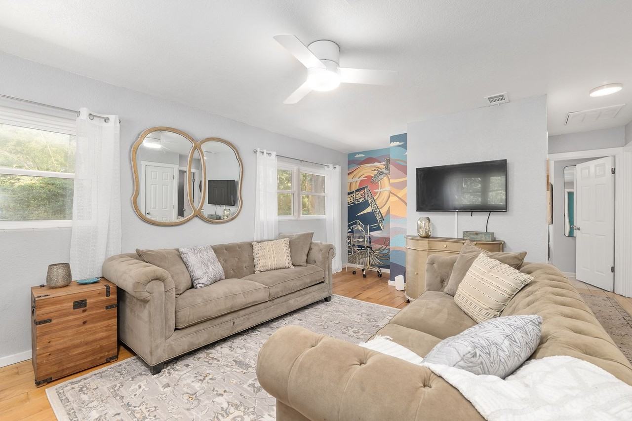 4311 Southwest 44th Street - Photo 5 of 37