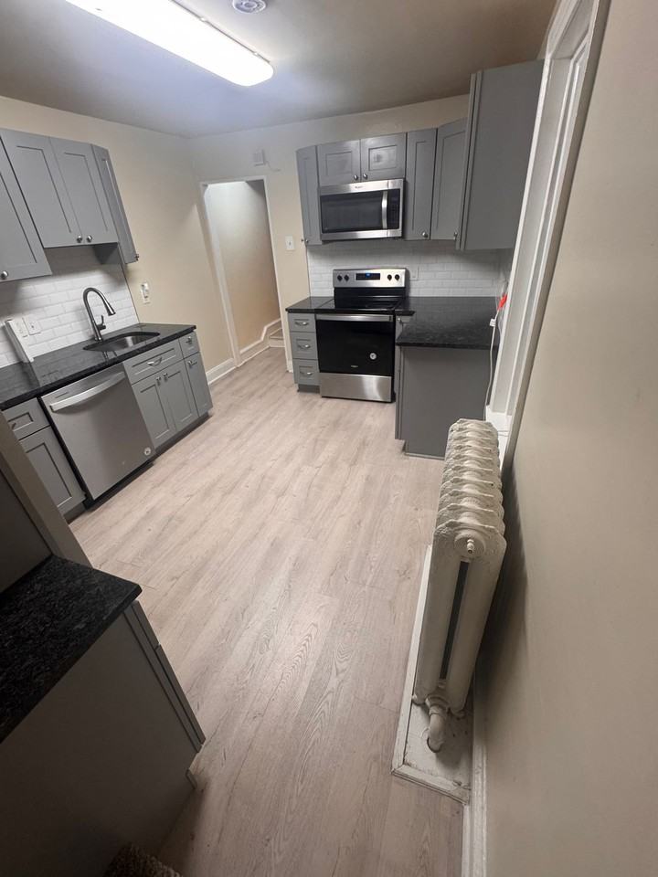 4241 Main St - Photo 5 of 28