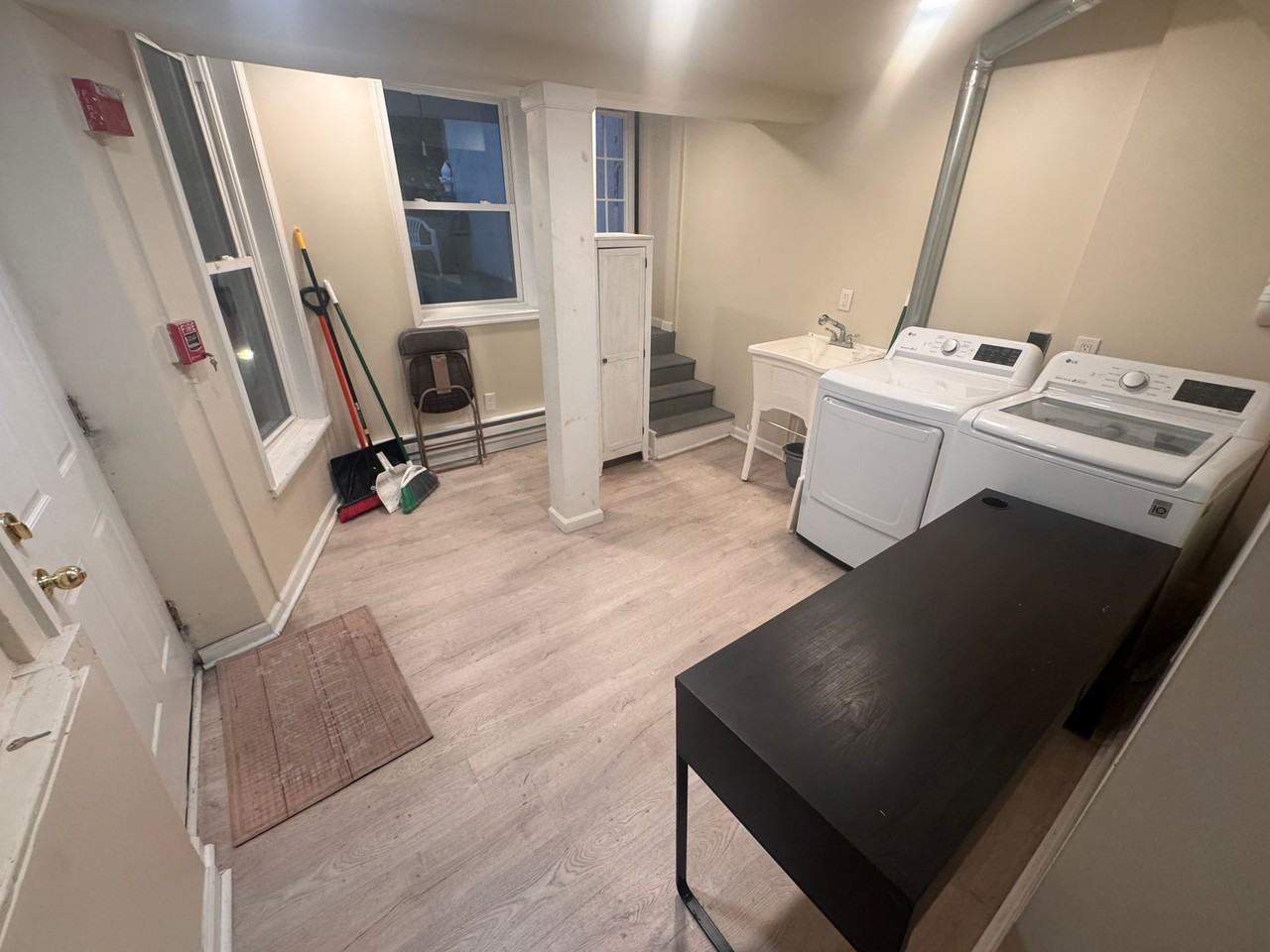 4241 Main St - Photo 7 of 28