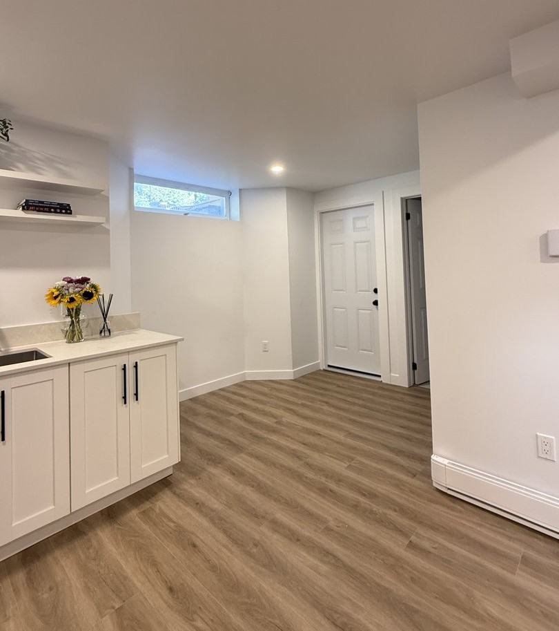 1665 Teakdale Ave - Photo 3 of 9