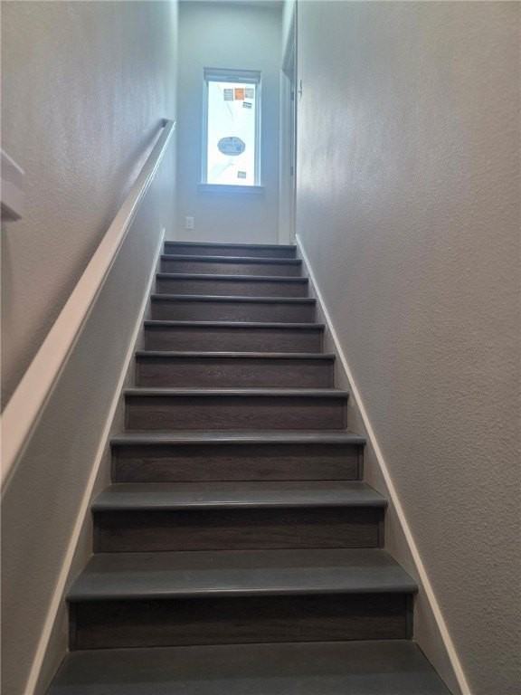 714 Mereet Dr - Photo 3 of 31