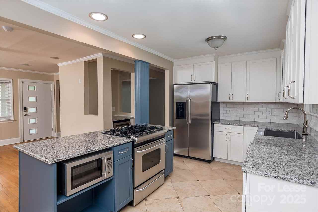 550 West Kingston Avenue - Photo 3 of 20