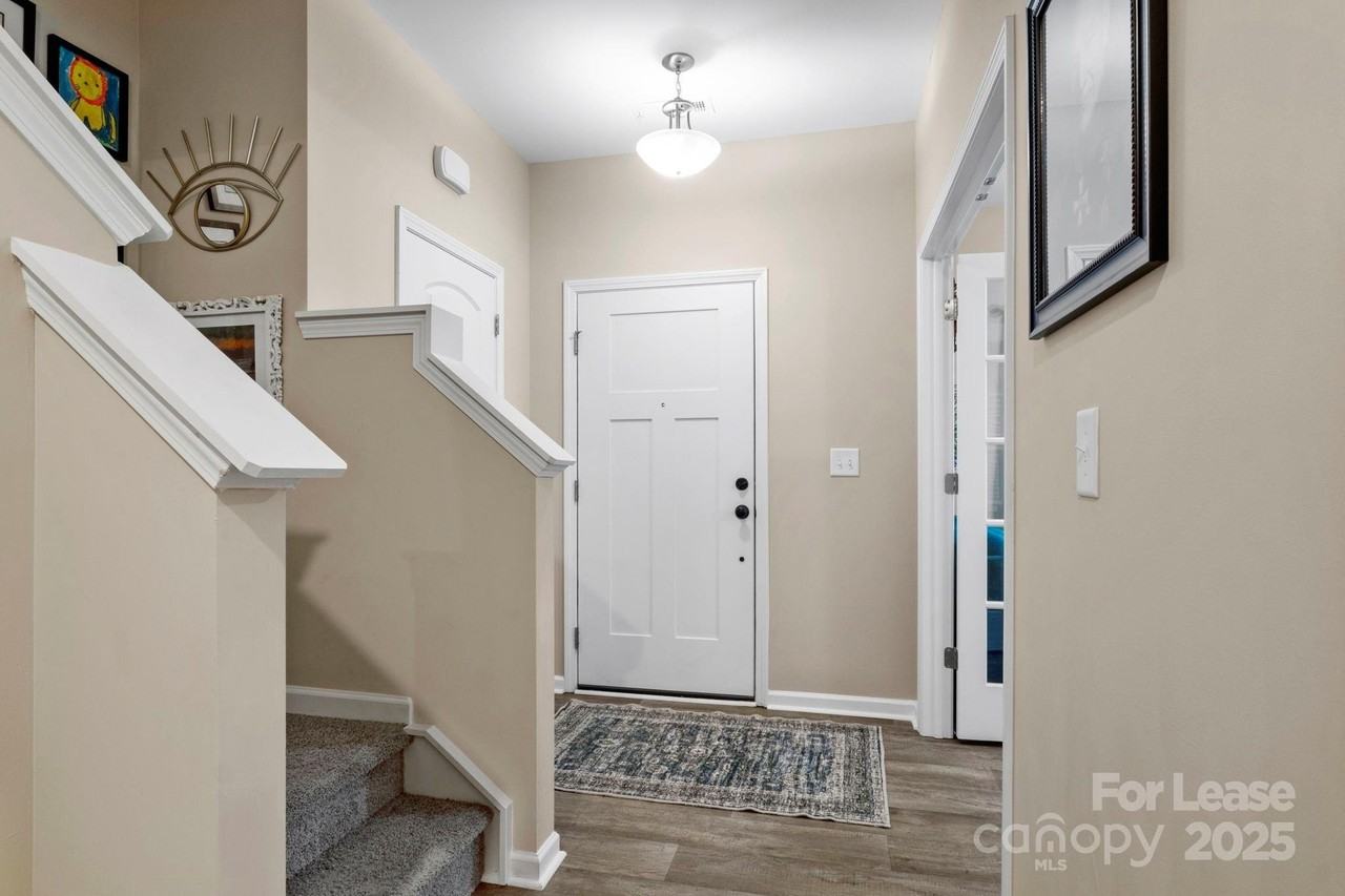 467 Switch St - Photo 2 of 30